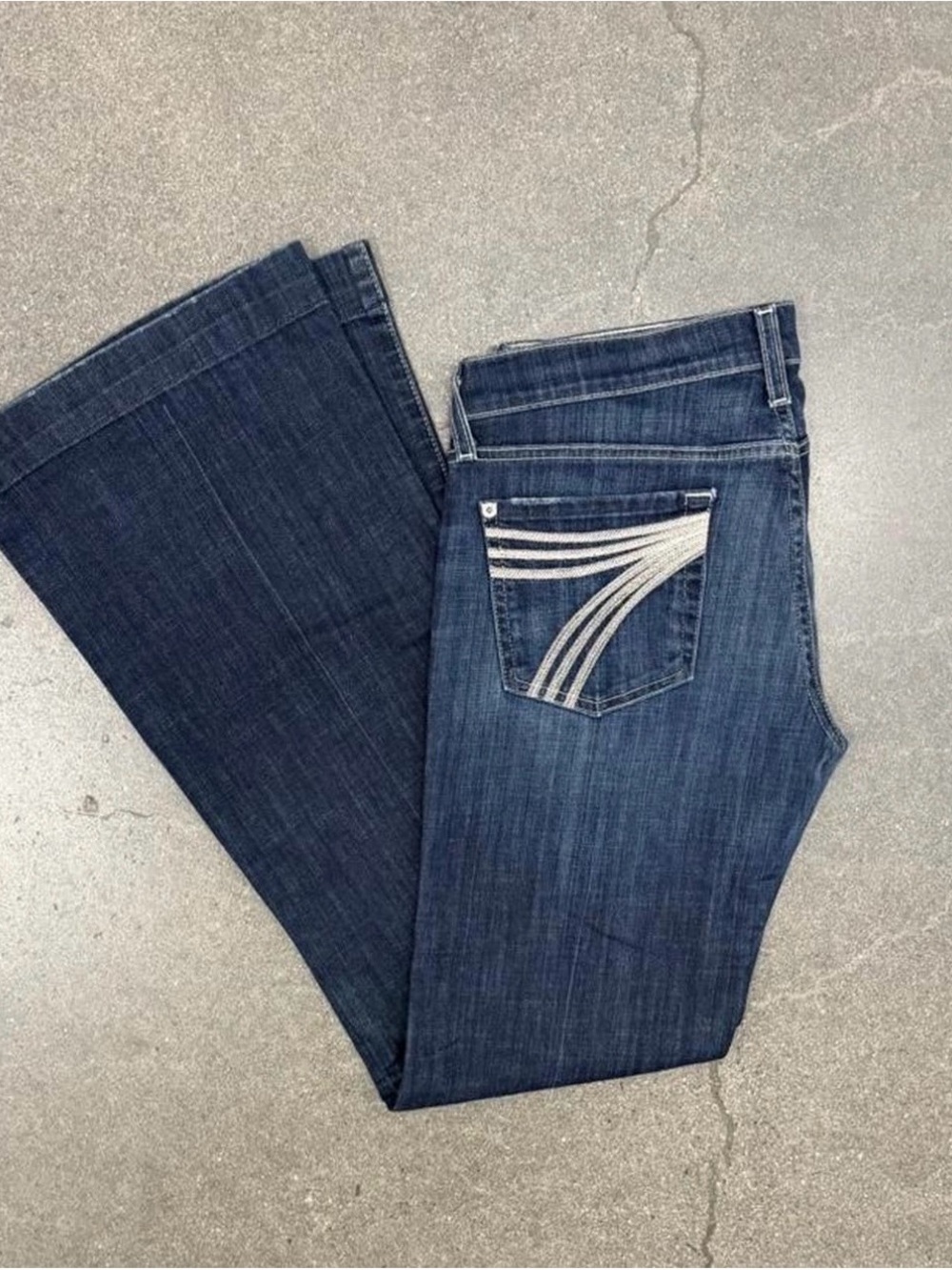 7 FOR ALL MANKIND BOOTCUT JEANS size 29